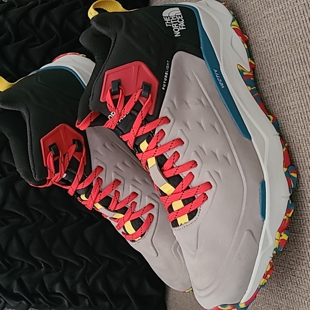THE NORTH FACE MEN'S VECTIV FUTURE LIGHT MID SNEAKER BOOTS